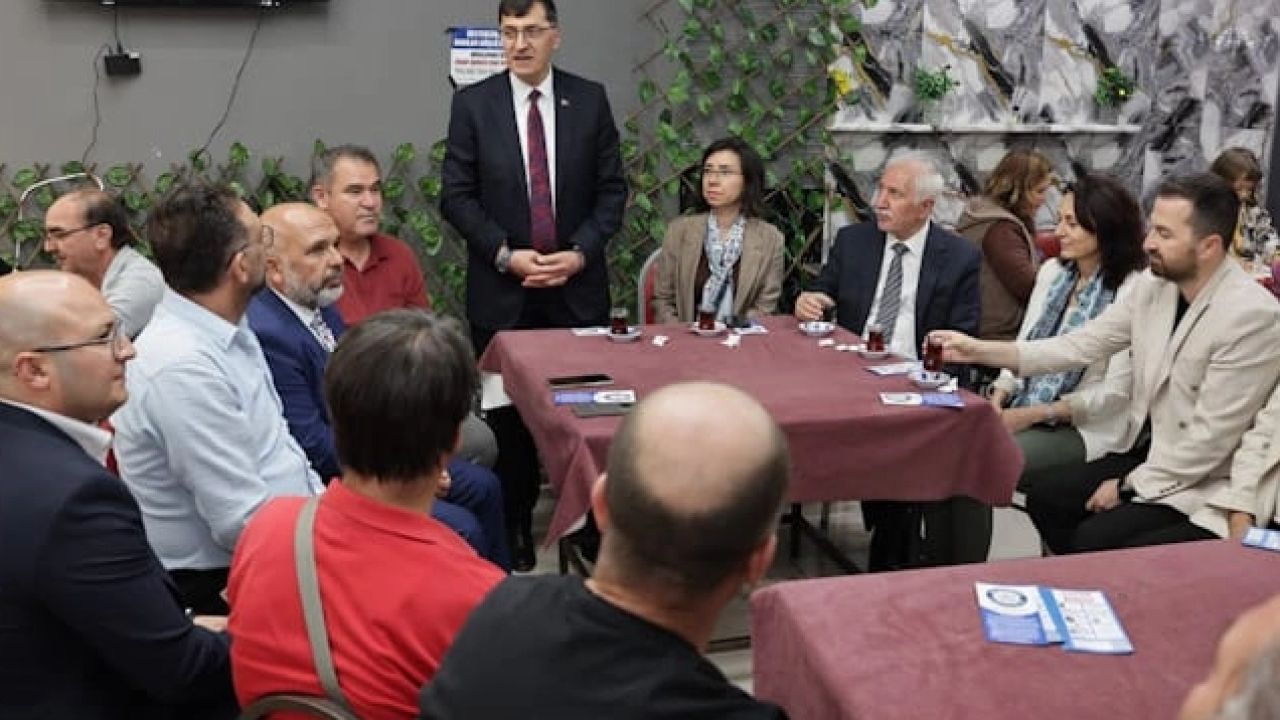 Başkan Kahveci’den Uşak’taki Kütahyalılar Derneği’ne nezaket