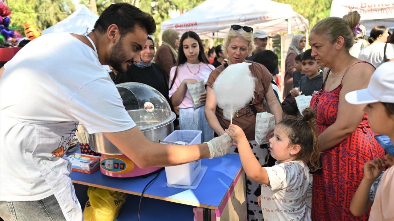 Bornova'da binlerce minik tatil öncesi şenlikte buluştu!