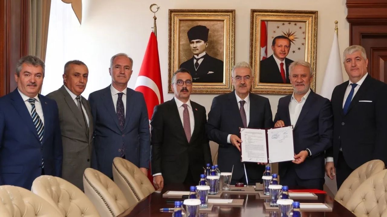 Bursa İnegöl’de 2 yeni anaokulu için imzalar atıldı