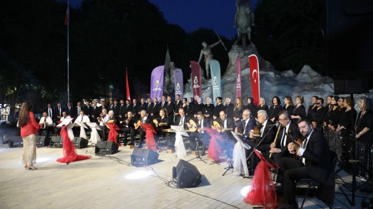 Bursa İnegöl'de TSM korosundan unutulmaz konser