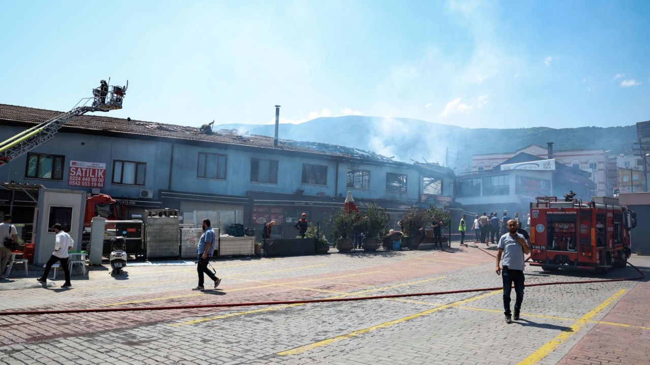Bursa İtfaiyesi'nden Kayhan'daki yangına hızlı müdahale