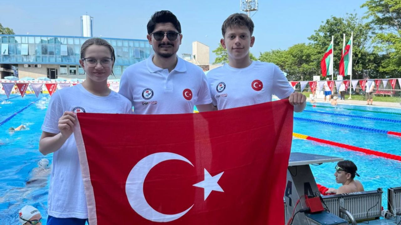 Bursa Yıldırımlı genç yüzücüler Türkiye’nin gururu oldu