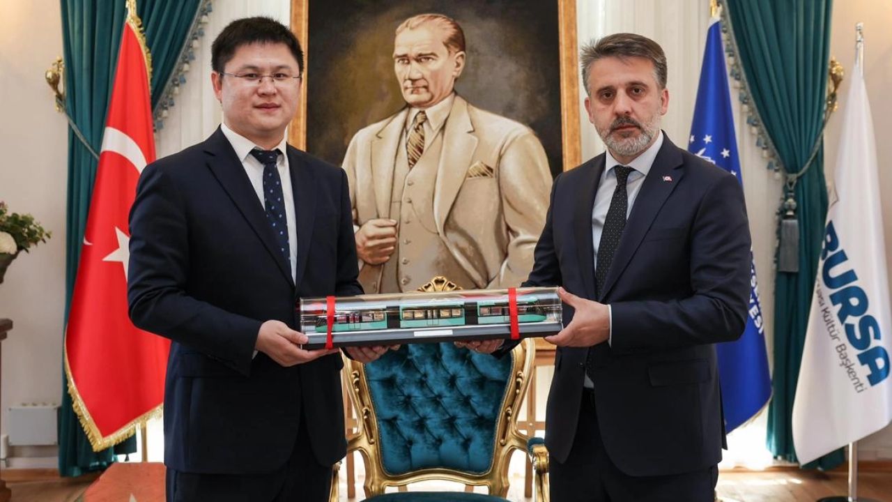 Bursa'nın geleceğine Büyükşehir Belediyesi'nden dev yatırım... BursaRay filosuna 40 yeni araç dahil olacak