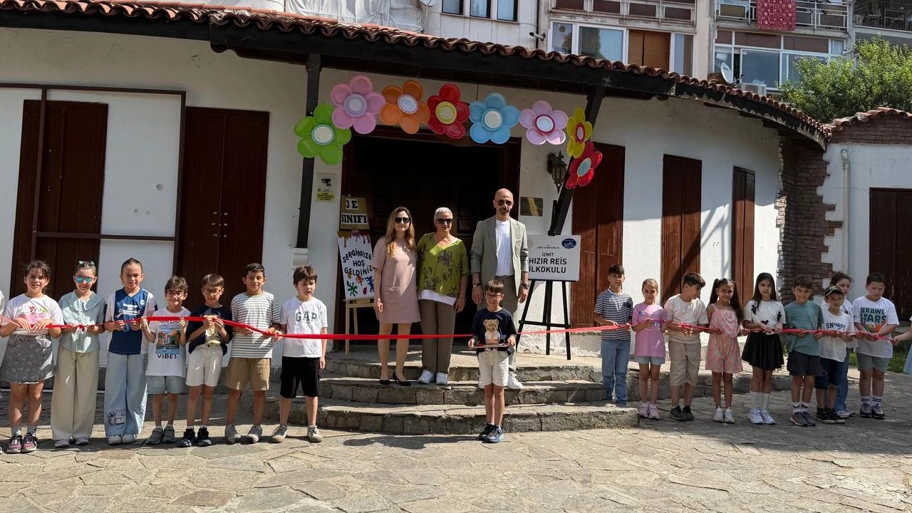 Cumhuriyet Sanat Galerisi minik ressamlara ev sahipliği yaptı