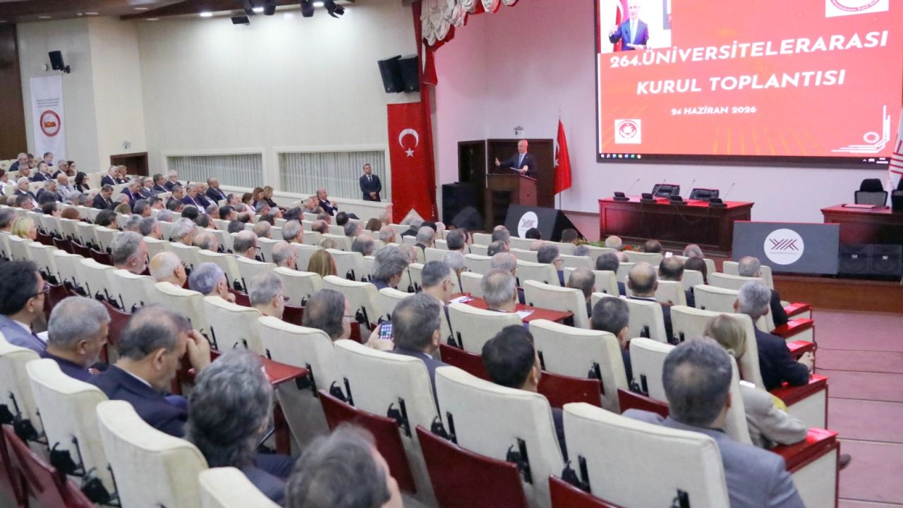 DEÜ Rektörü Yılmaz, Üniversitelerarası Kurul Toplantısına katıldı
