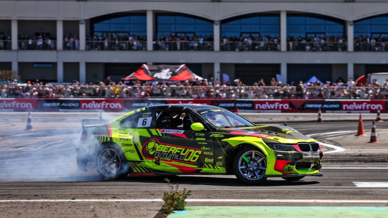 Drift heyecanı TOSFED İstanbul Park'ta sürüyor