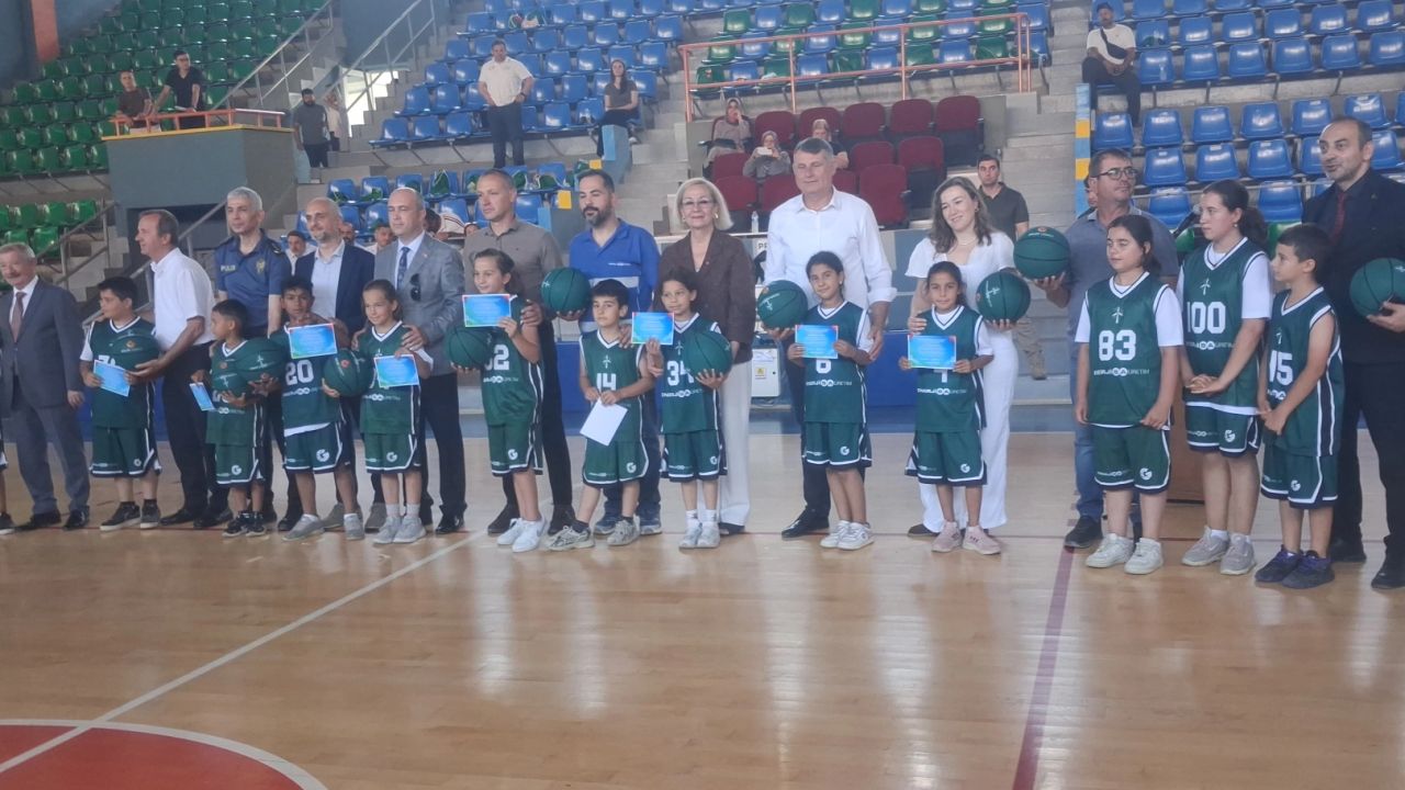 Edirne Keşan’da geleceğin basketbolcuları ödüllerine kavuştu