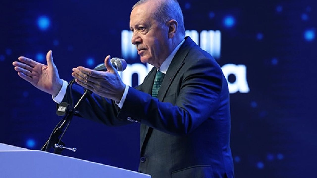 Erdoğan: Rakiplerimiz koltuk kavgasında, biz Türkiye’yi geleceğe hazırlıyoruz