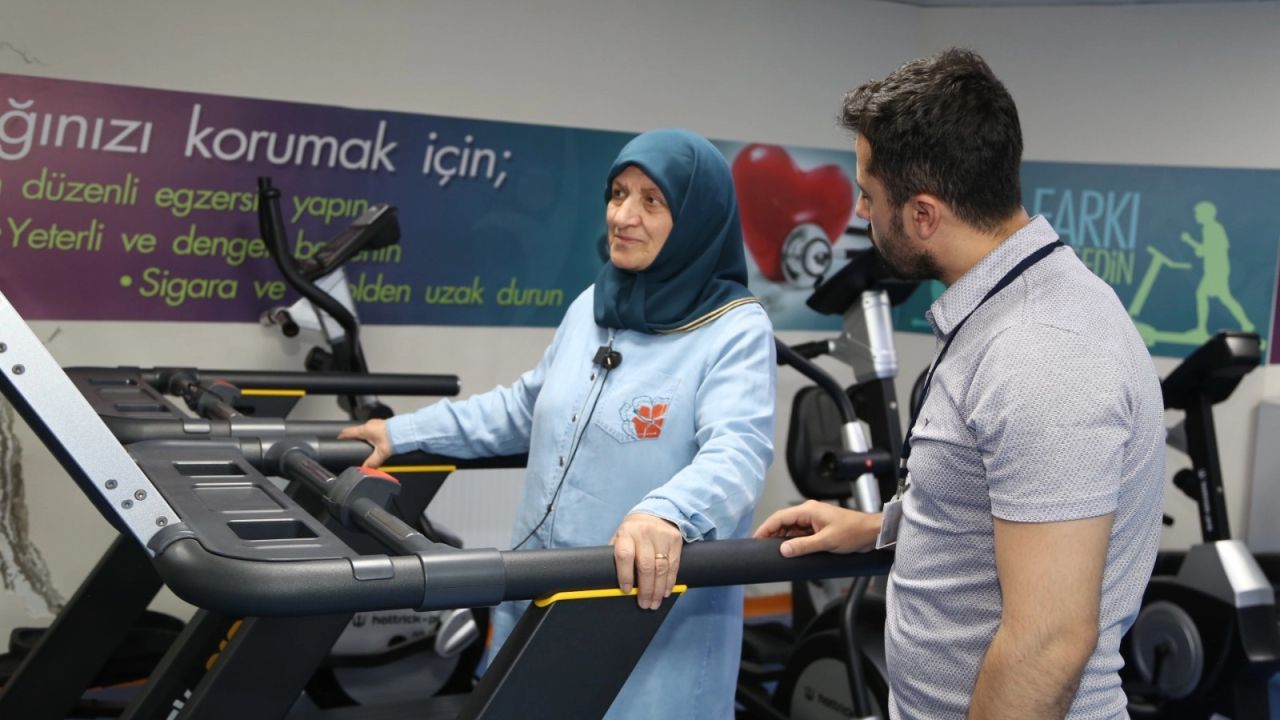 Erzurum'da +80 yaşa sağlıklı yaşam bilgilendirmesi