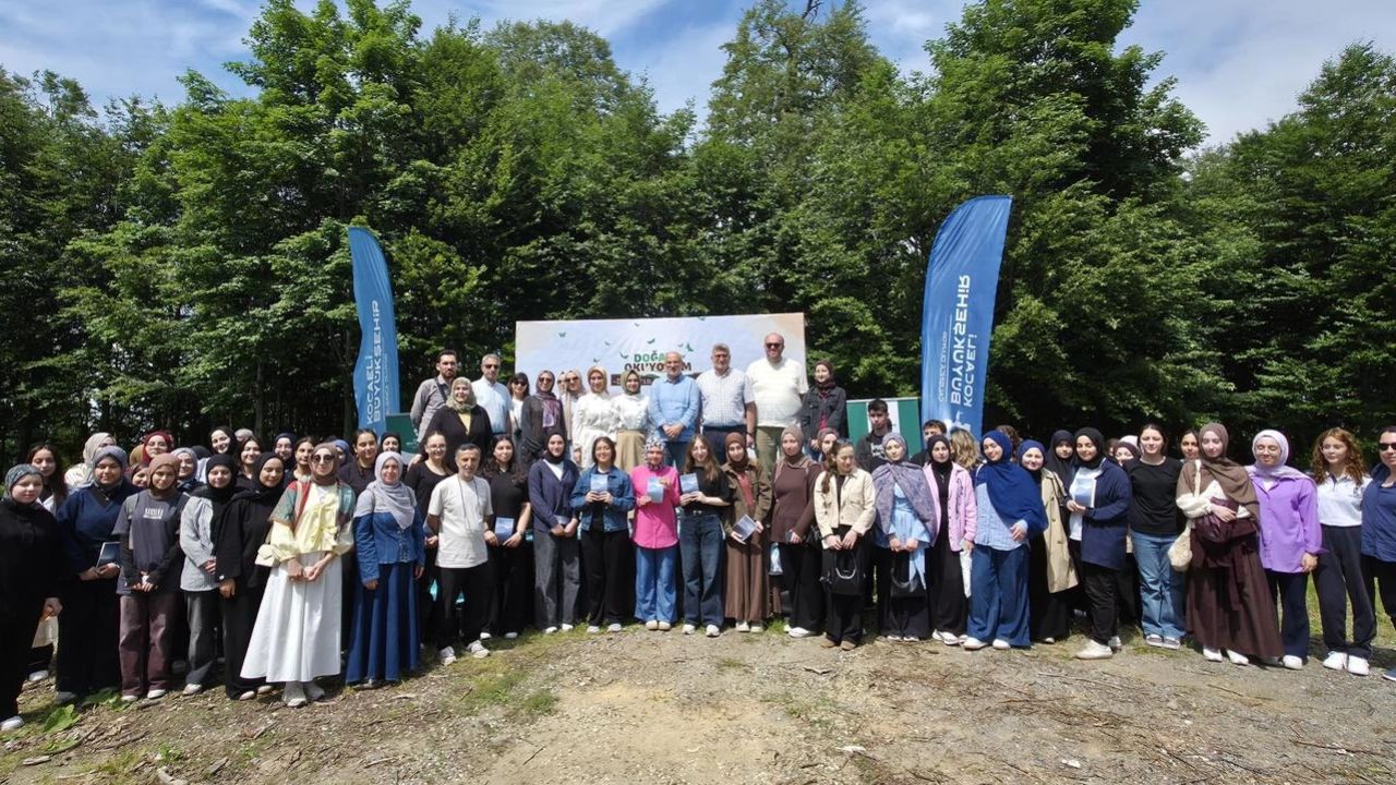 Gençler Kuzuyayla’da doğayı kitaplarla keşfetti