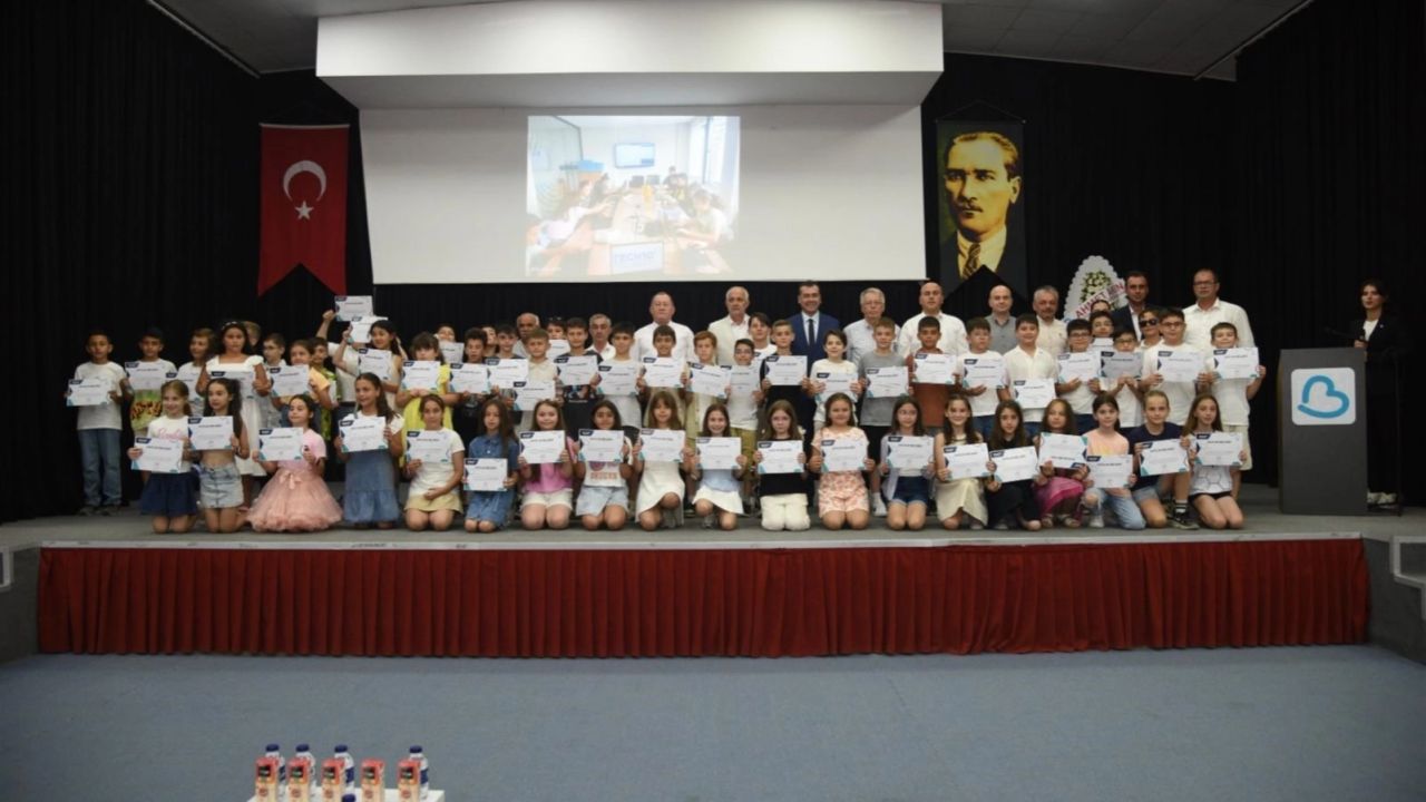 Gönen TECH10'da mezuniyet coşkusu