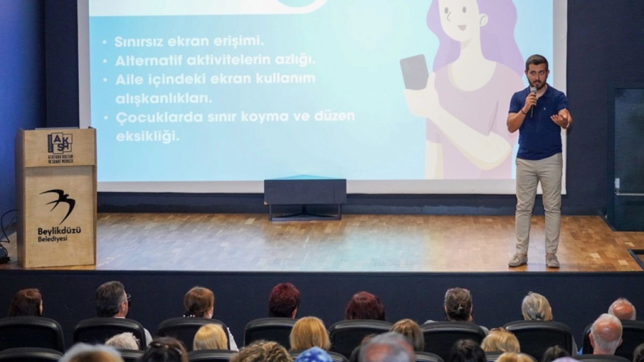 İstanbul Beylikdüzü'nde ebeveynlere ekran bağımlılığı farkındalığı