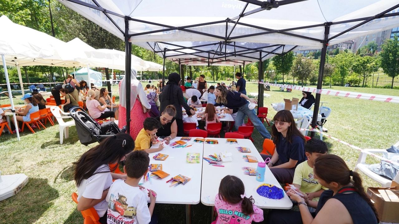 İstanbul Beylikdüzü’nde karne sevinci şenliğe dönüştü