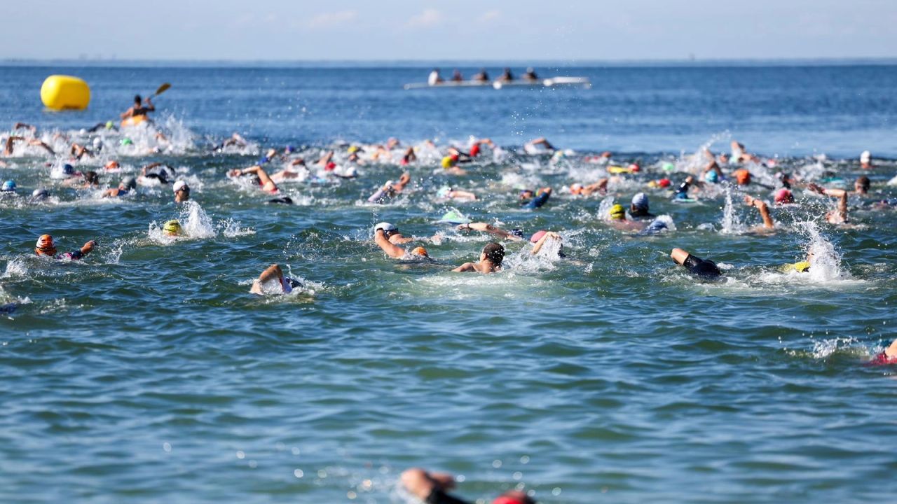 İstanbul Florya Sahili’nde Triatlon heyecanı