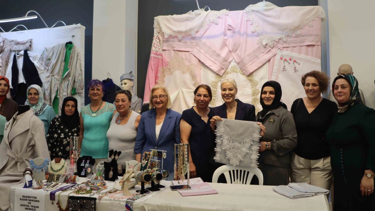 İstanbul Maltepe'de ‘Öğrenen ve Üreten Aileler’in emekleri sergilendi