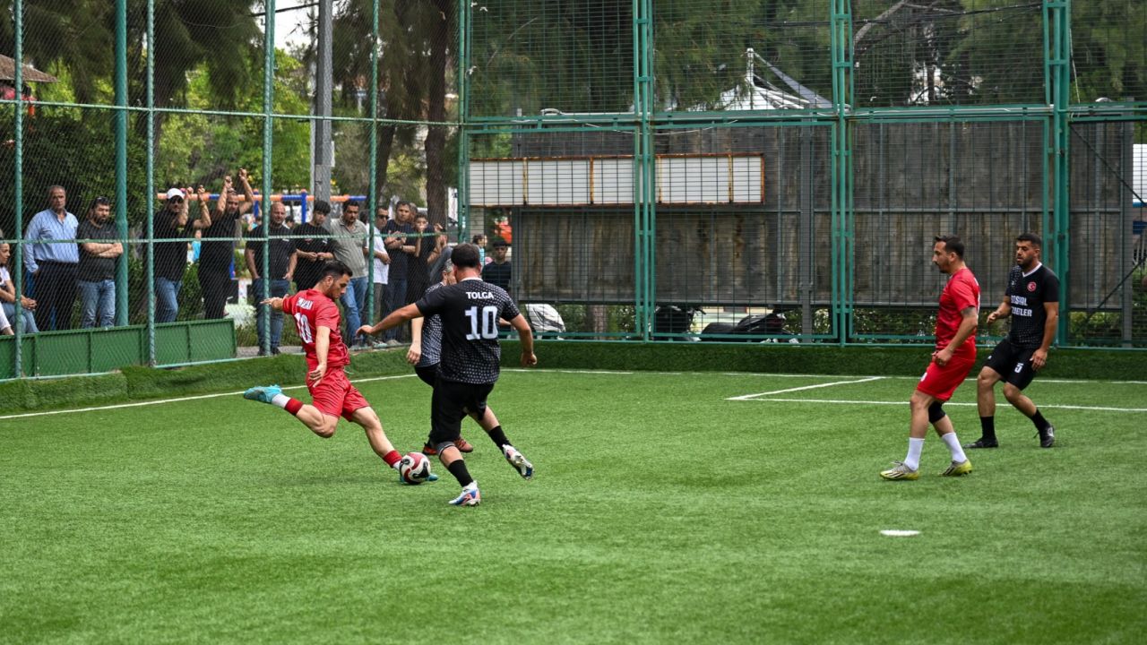 İzmir Bornova’da dostluk kazandı