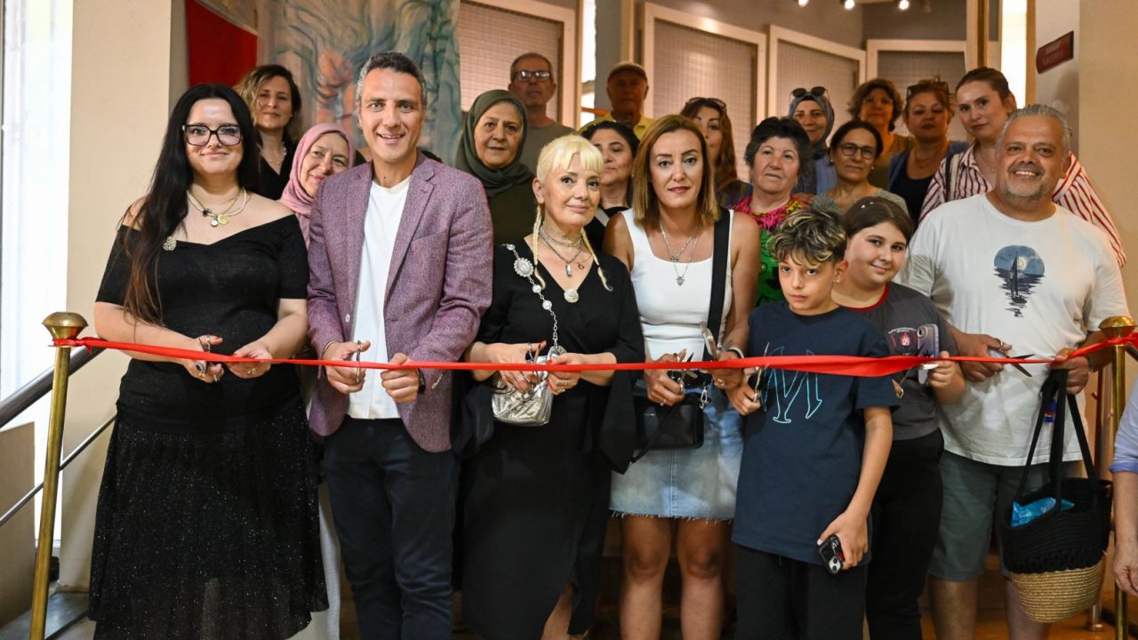İzmir Bornova’da sanatseverlere ‘Biz’ sergisi