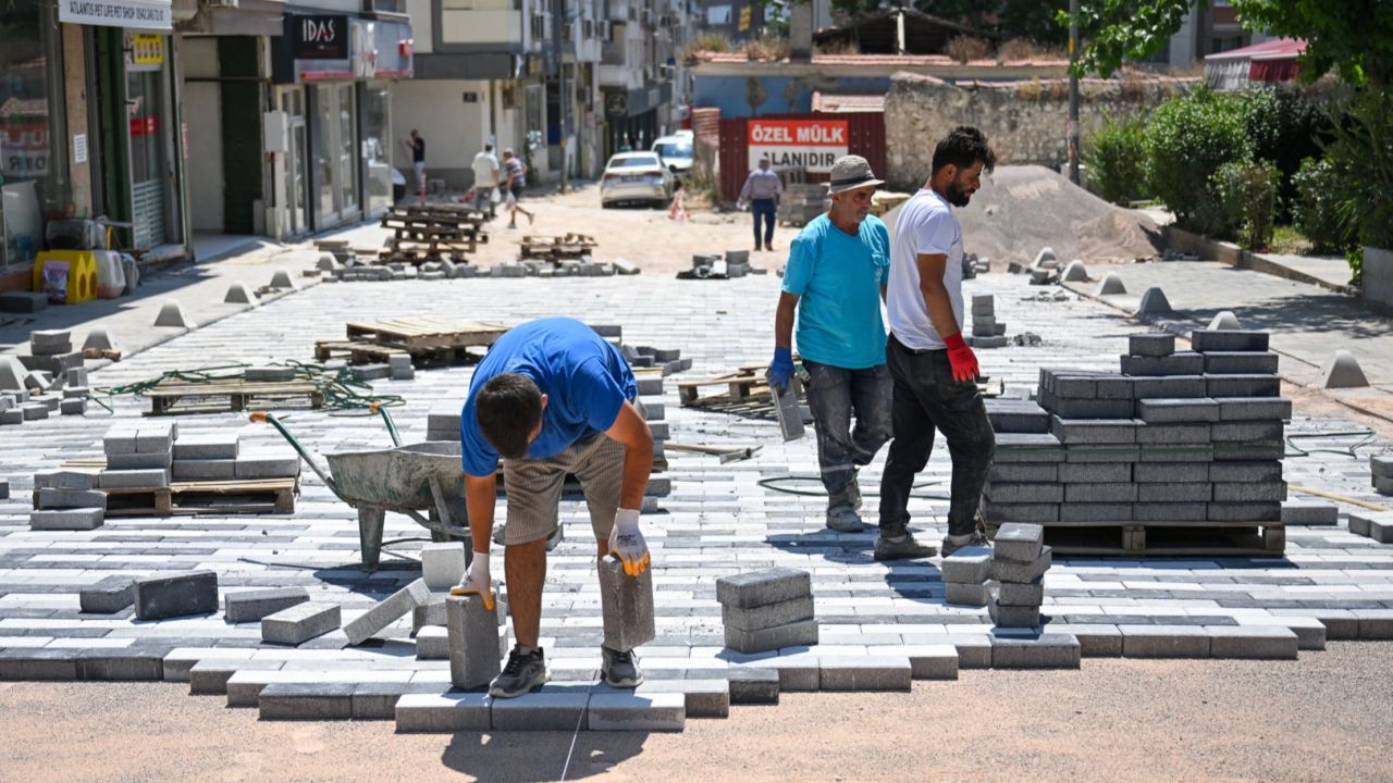 İzmir Bornova'da Tarihi Çarşı’da estetik dönüşüm başladı
