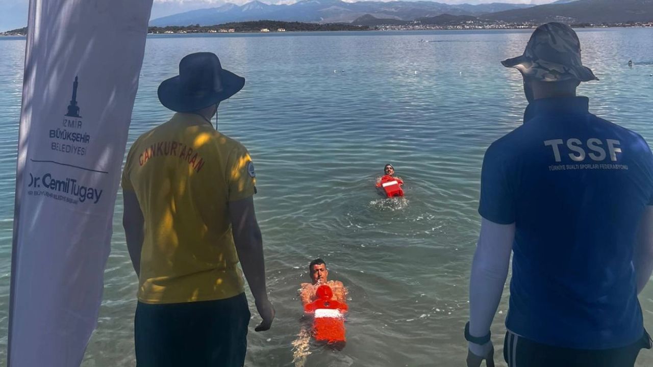 İzmir sahillerinde hayat nöbeti