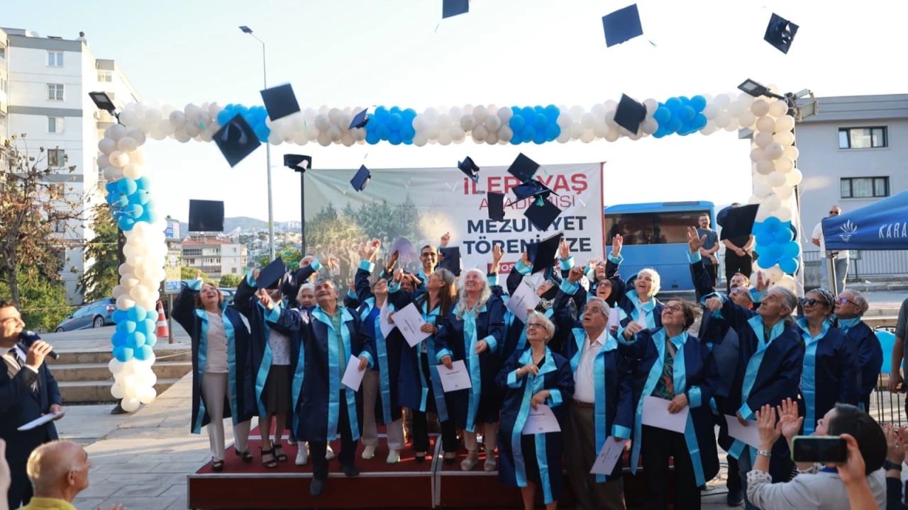 İzmir'de hayatlarının ikinci baharında kep sevinci
