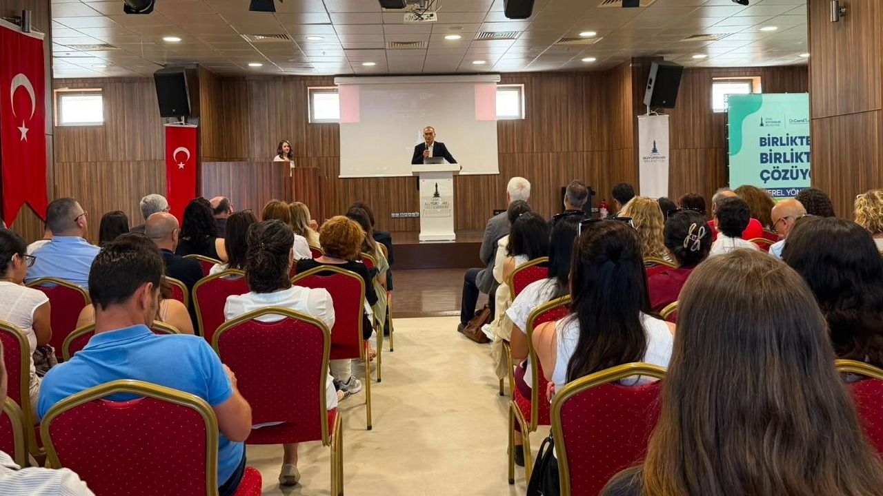 İzmir’in evde bakım modeli masaya yatırıldı