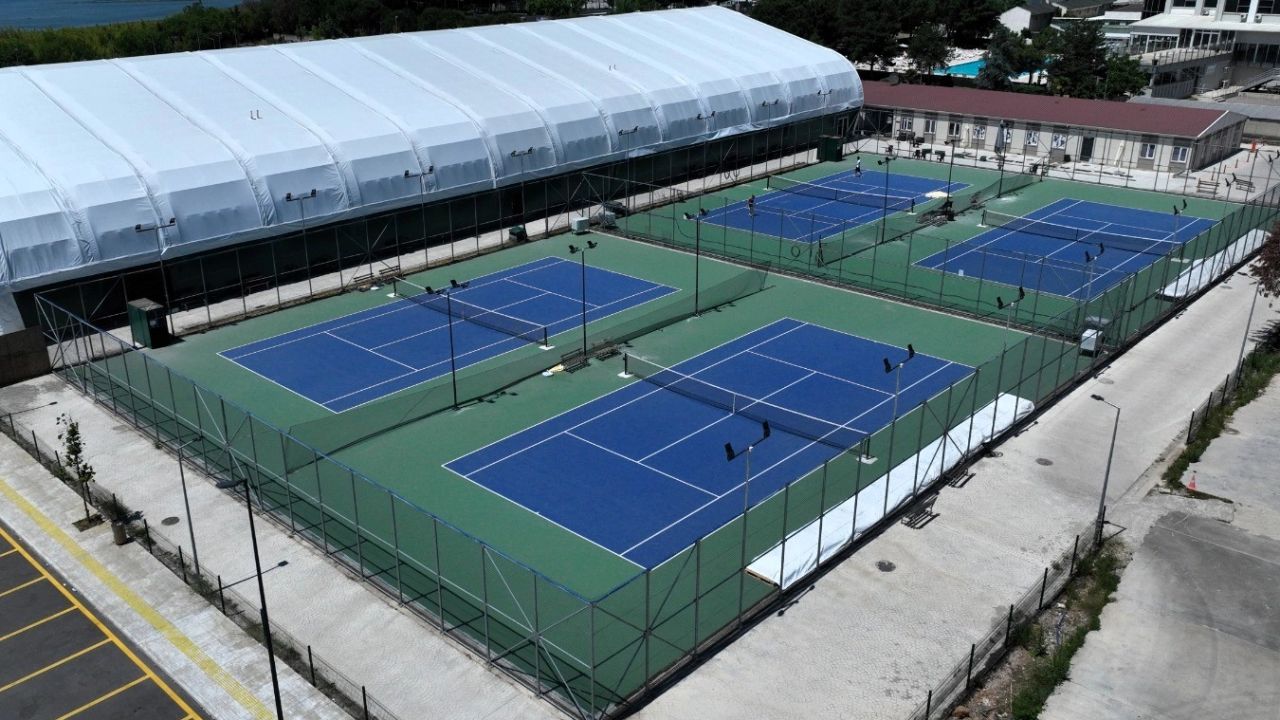 İzmit Tenis Spor Merkezi’ne 4 kapalı tenis kortu