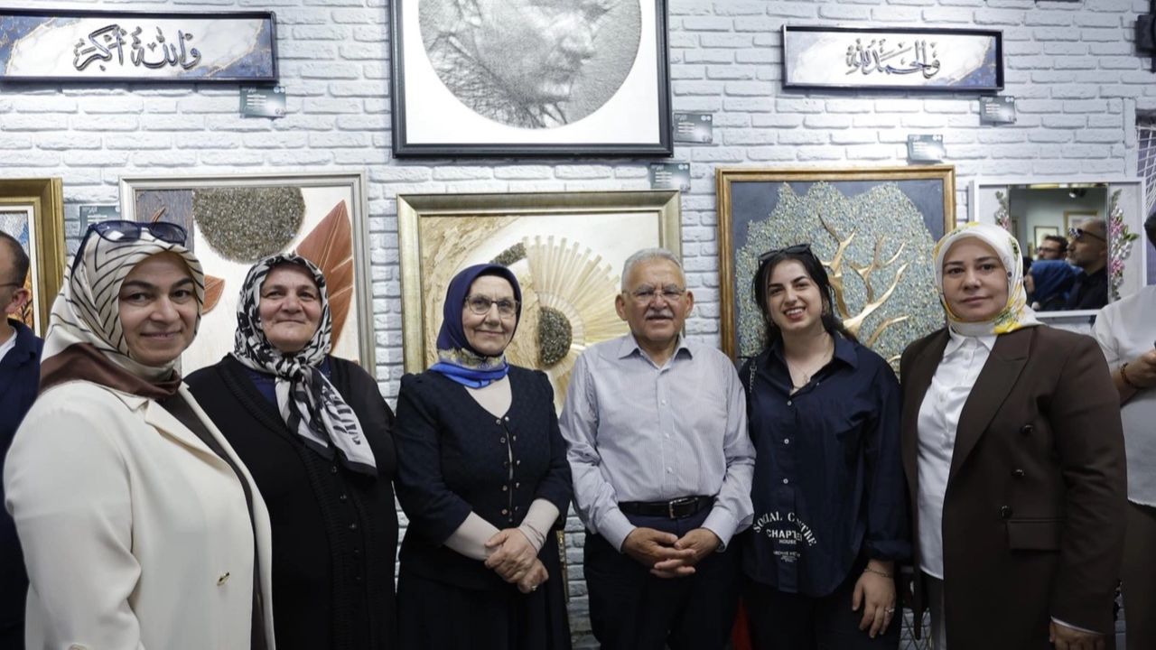 KAYMEK'ten bin 200 eserlik yıl sonu sergisi