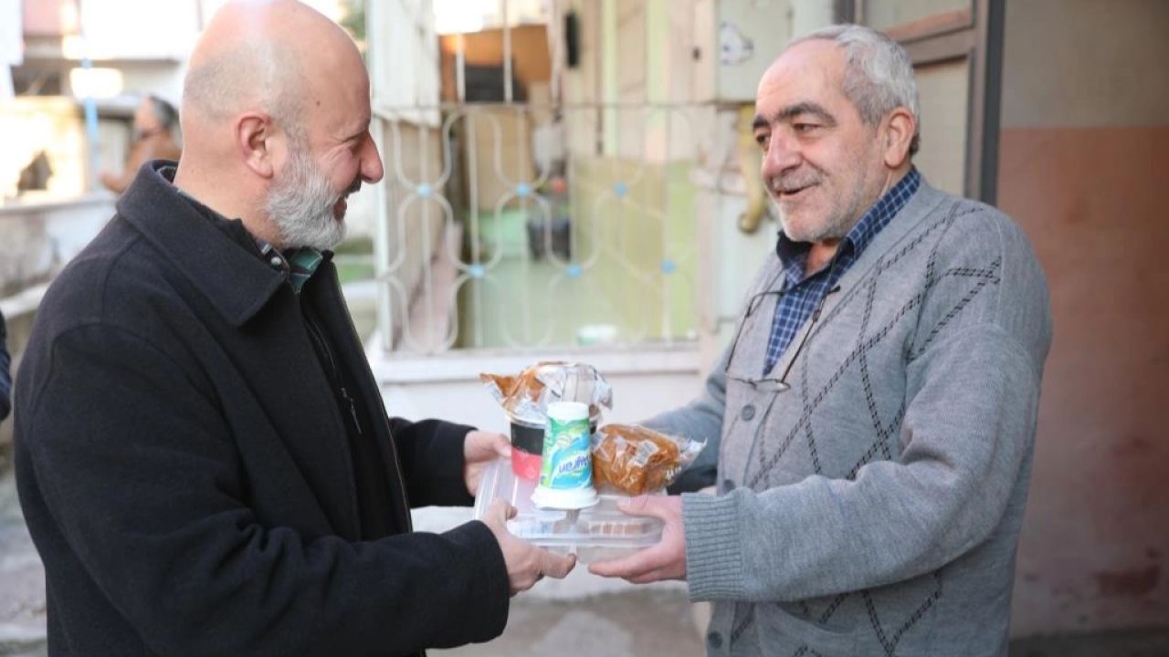 Kayseri Kocasinan'dan evlere sıcak yemek servisi