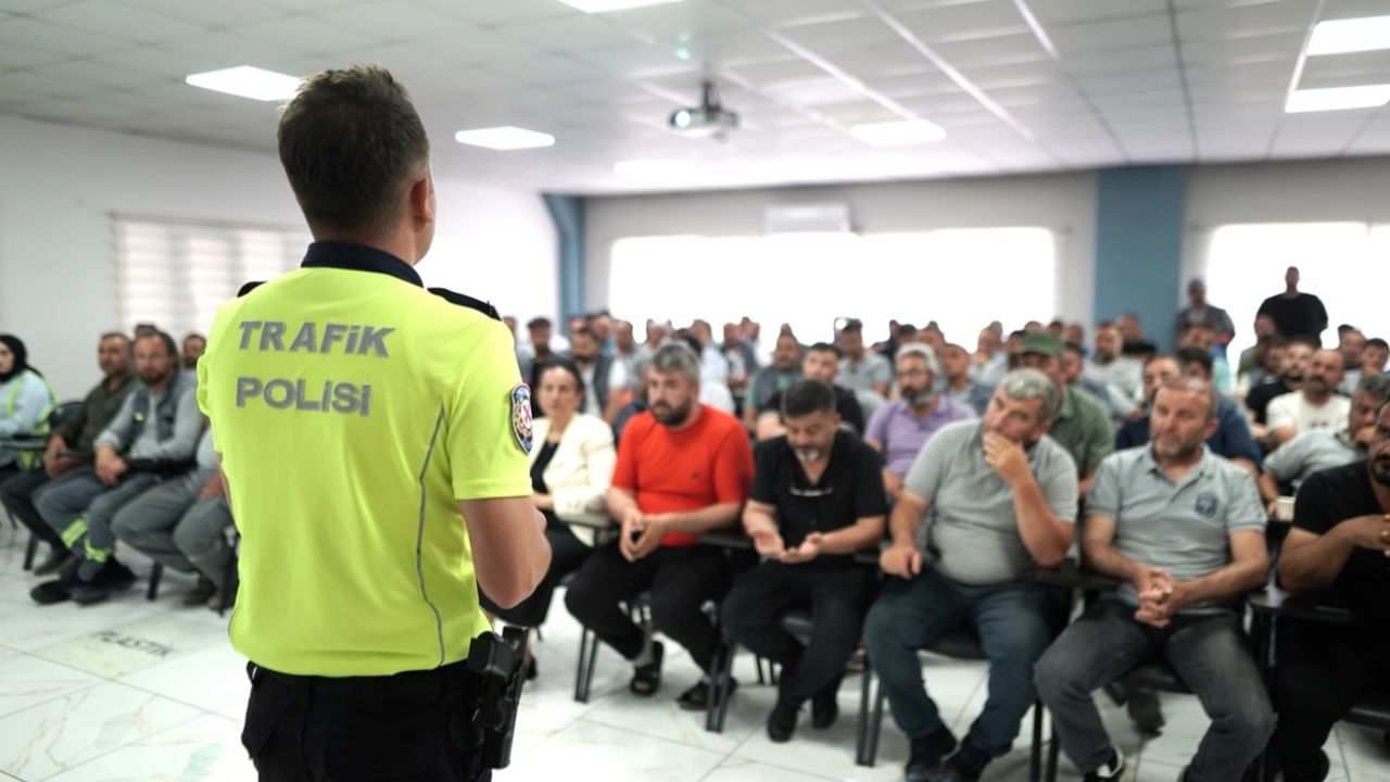 Kayseri Melikgazi'den saha çalışanlarına trafik eğitimi