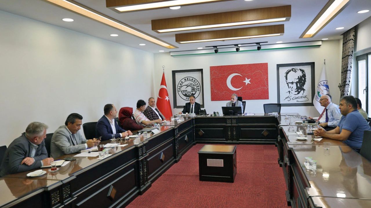Kayseri Talas'ta muhtarlarla hizmet zirvesi