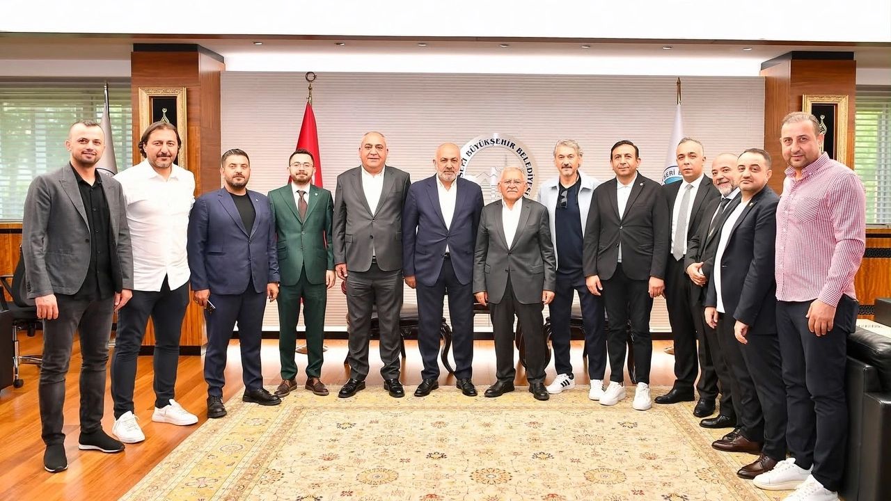Kayserispor'un yeni yönetiminden Büyükkılıç'a ziyaret