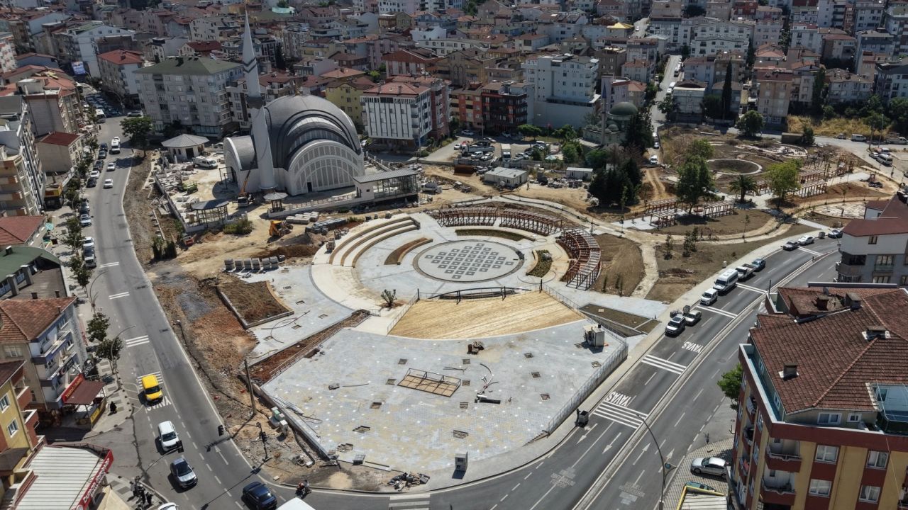 Kocaeli Çayırova Kent Meydanı’nda sona doğru