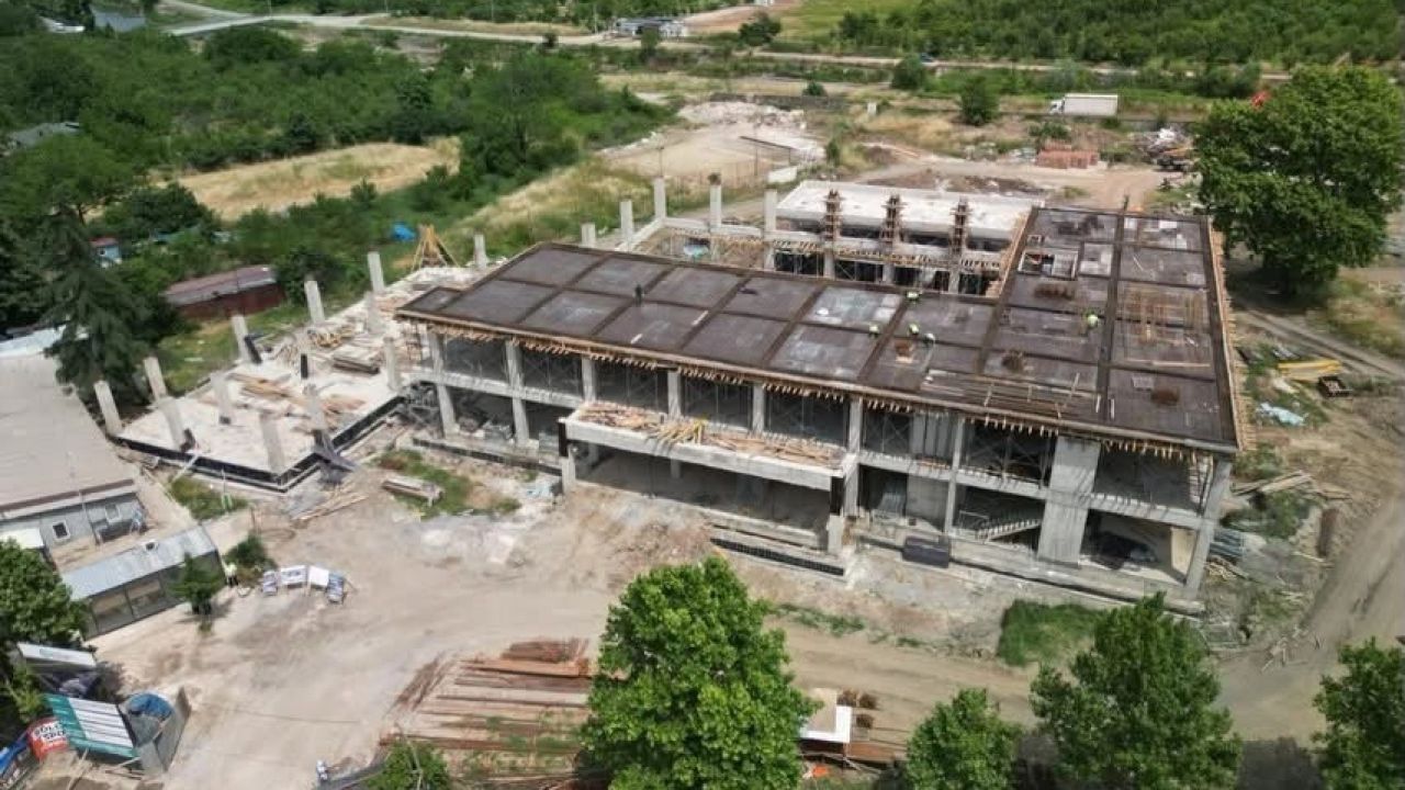 Kocaeli Gölcük’e FIFA standartlarında spor kompleksi inşa ediliyor