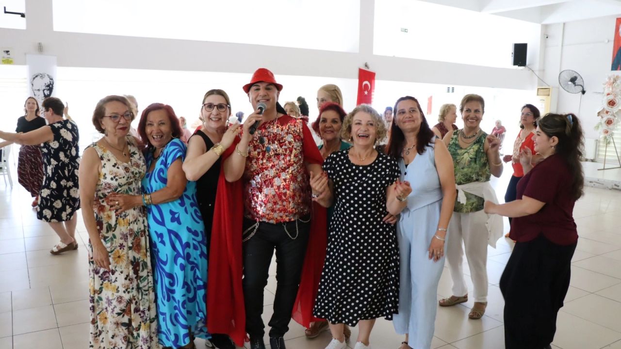 Kocaeli İzmit’te kadınlar söyleşi ve matinede buluştu