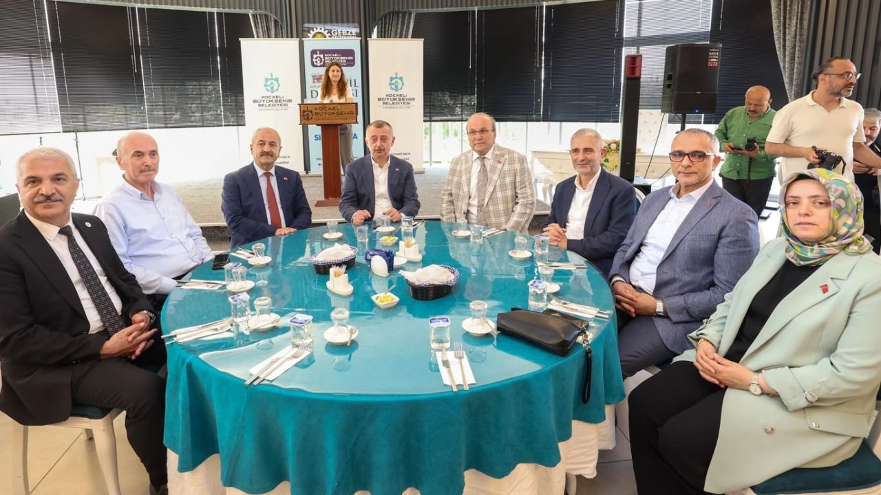 Kocaeli'de galericiler, site taleplerini Başkan Büyükakın‘a iletti