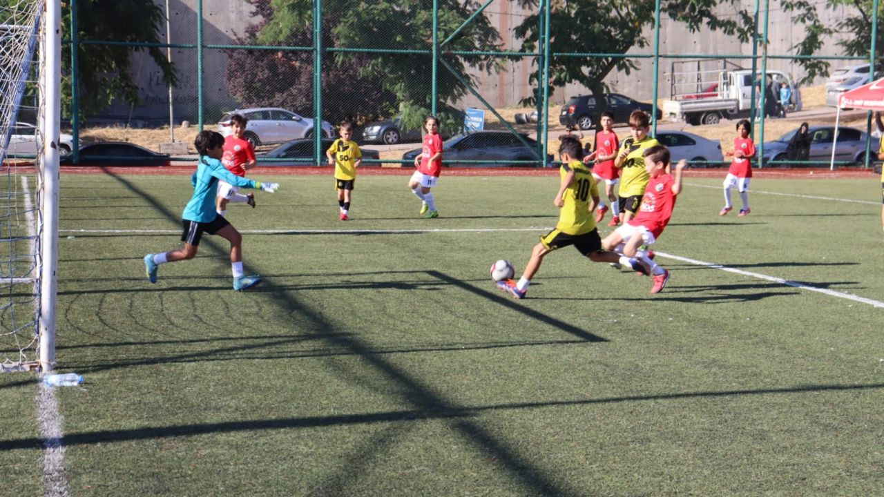 Kocaeli'de İzmit’in Kurtuluşu Futbol Şenliği başladı