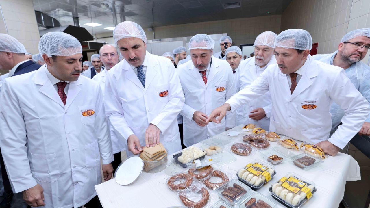 Konya Karatay'da Halk Ekmek Fabrikası ve Glütensiz Ekmek Üretim Tesisi hizmete girdi