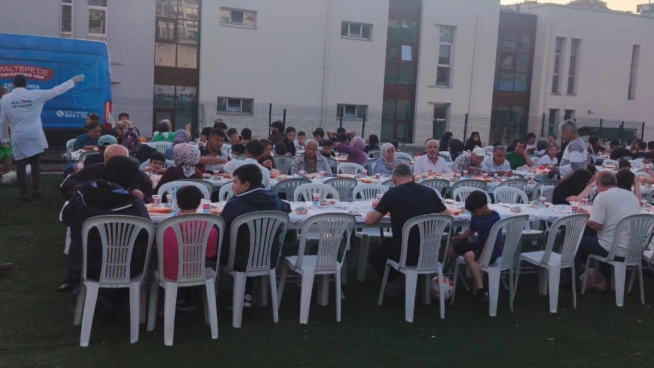 Maltepe’de Yas-ı Matem orucunun 8. gün lokmaları paylaşıldı