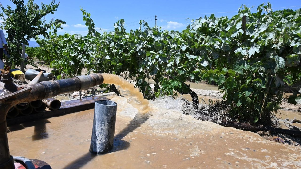 Manisa Büyükşehir’den Sarıgöl çiftçisine can suyu