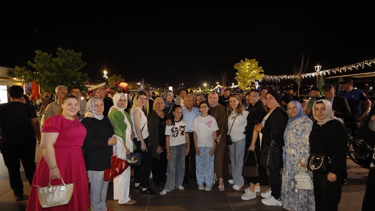 Memduh Büyükkılıç Kayserililerle buluştu