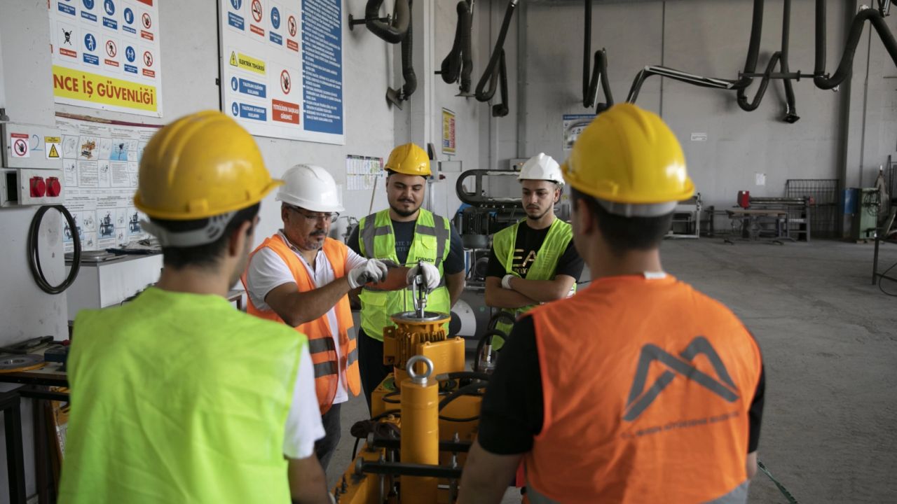 Mersin’de ‘Genç Adım’ projesiyle gençlere yeni fırsatlar