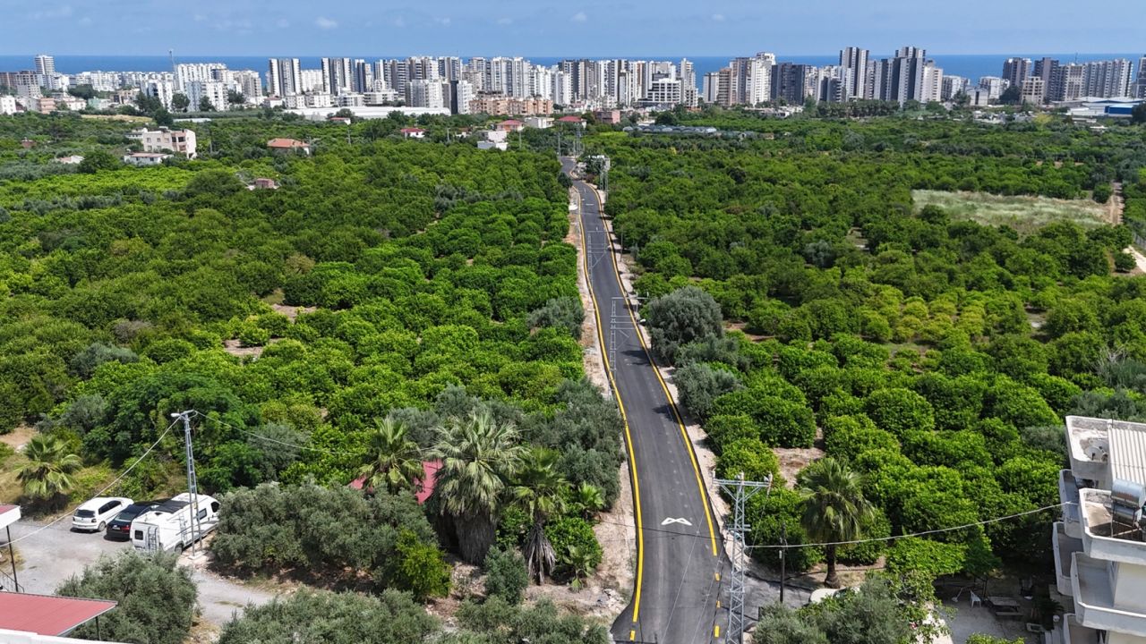 Mersin’de Mezitli ve Toroslar’da yollar yenilendi