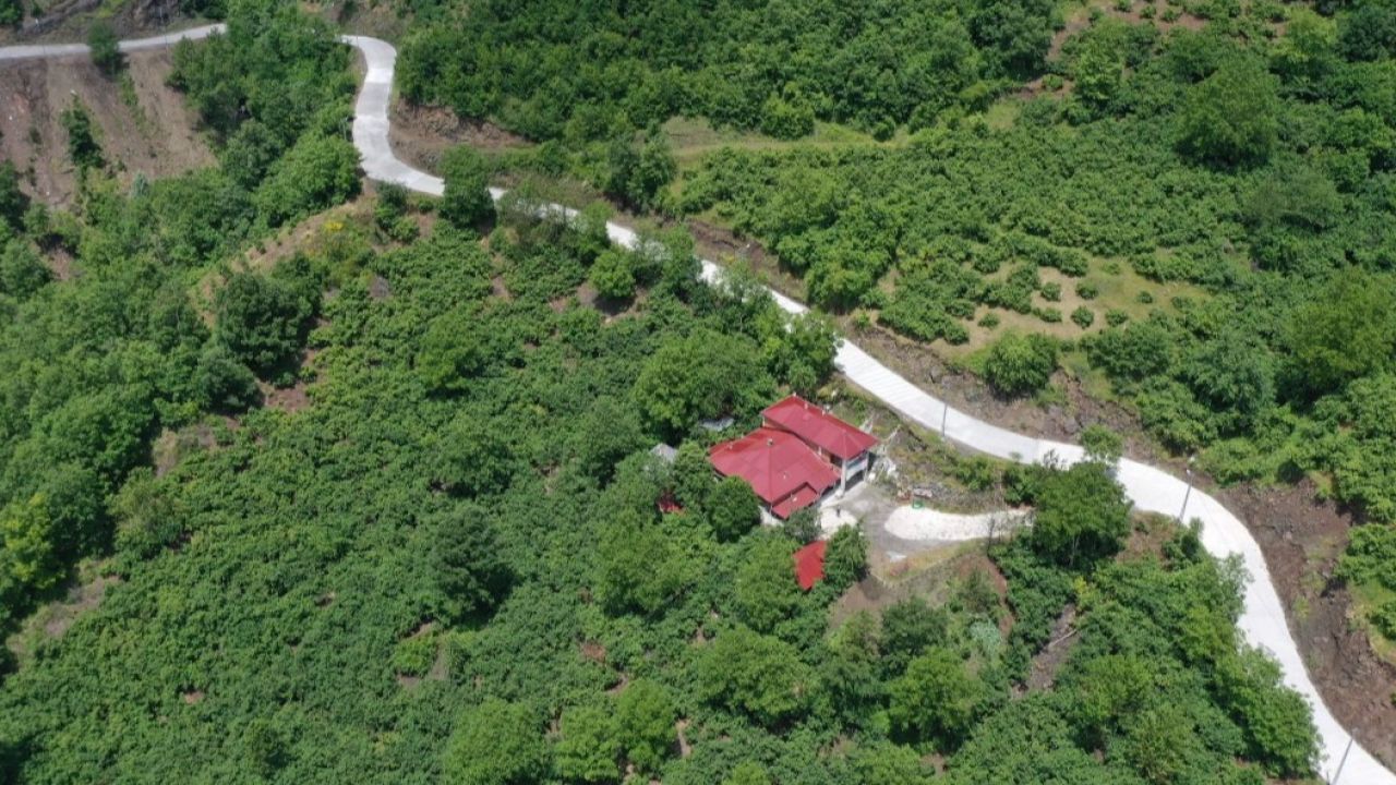 Ordu ile Tokat’ı bağlayan yolda beton çalışması
