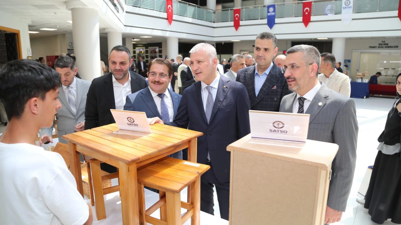 Sakarya'da ahşaptan hayata genç yetenekler ödüllendirildi