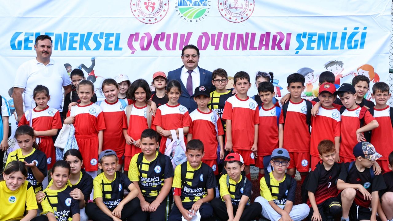Sakarya'da Geleneksel Çocuk Oyunları Şenliği büyük ilgi gördü