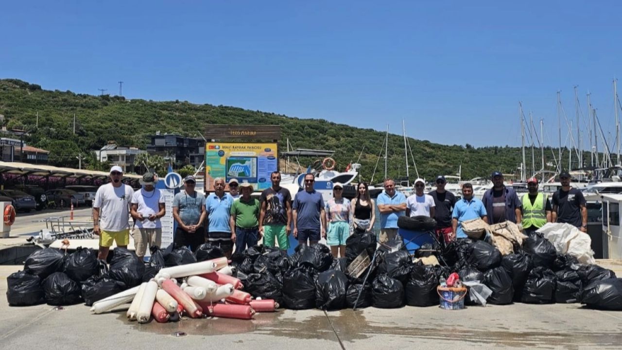 Sığacık koylarında yıllardır sessiz sedasız temizlik yapıyorlar
