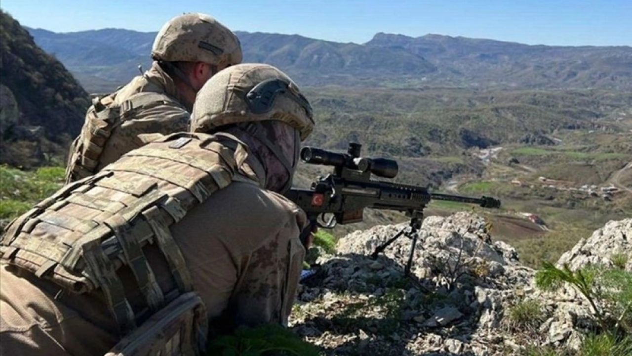Son bir haftada 4 PKK’lı terörist teslim oldu, hudutlarda 298 kişi yakalandı