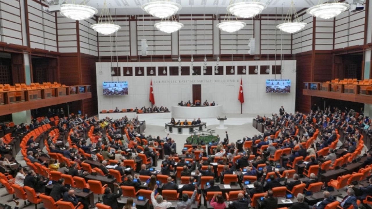 TBMM’de tartışmalı torba teklif mesaisi! Polis hakları, basın düzenlemesi ve orman alanları görüşülüyor