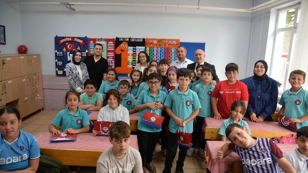 Trabzon Büyükşehir'in 'Akran Nezaketi' eğitimleri sürüyor