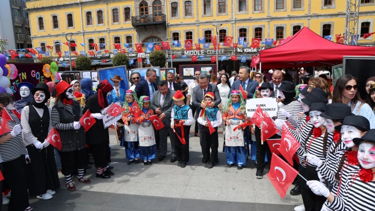 Trabzon’da Kültür ve Sanat Festivali renkli görüntülerle başladı